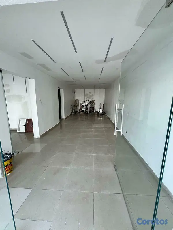oficinas y locales comerciales - Local comercia en Alquiler en excelente ubicación  2