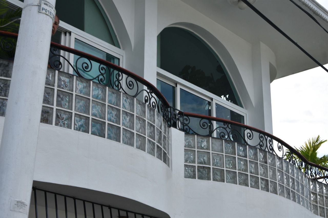 casas - Imponente casa en Residencial Santo Domingo 9
