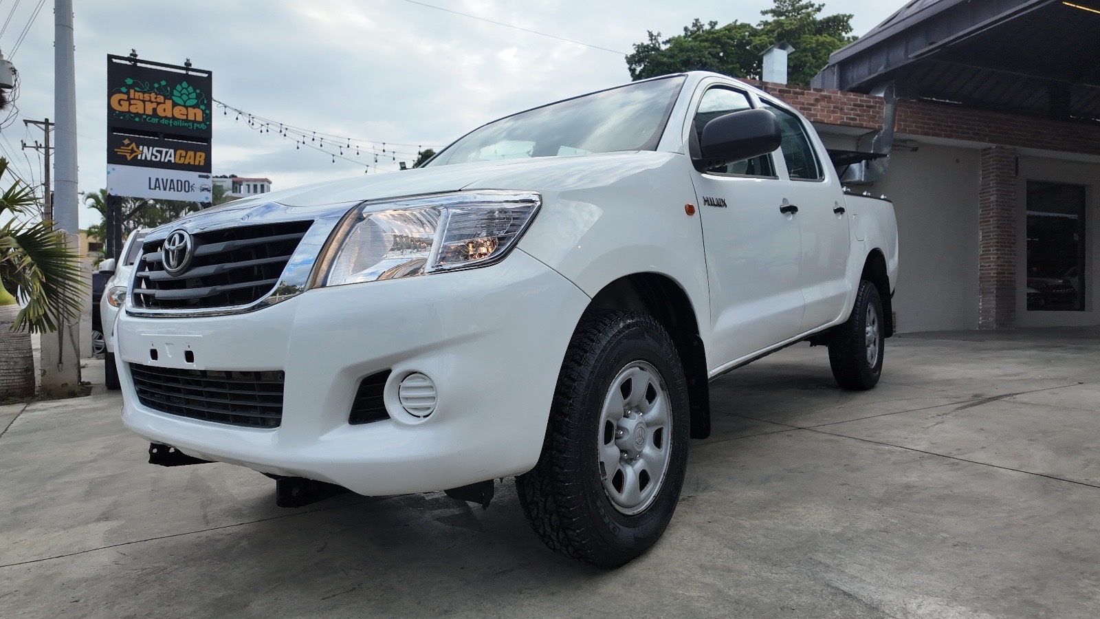 jeepetas y camionetas - TOYOTA HILUX 2012 3