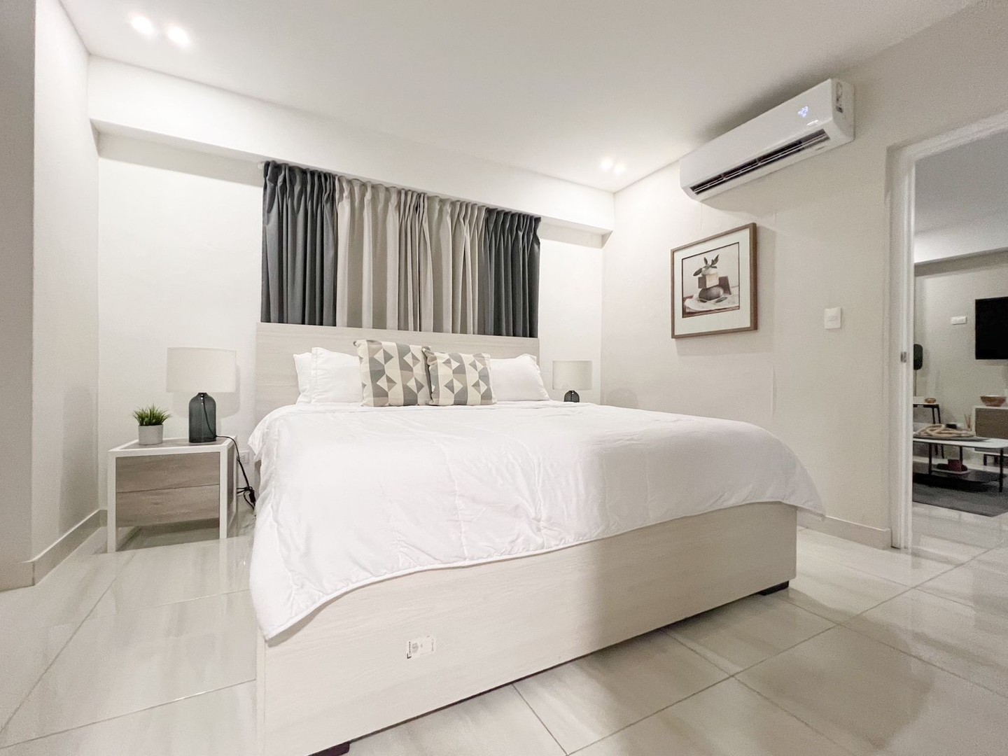 apartamentos - Apartamento en Venta Amueblado
EVARISTO MORALES
USD 190,000.00
 9