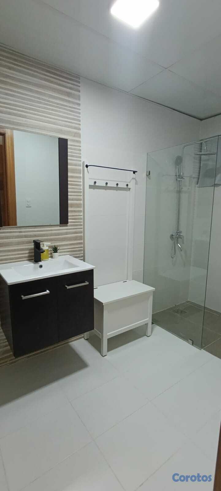 apartamentos - Renacimiento amplio apartamento bien decorado 7