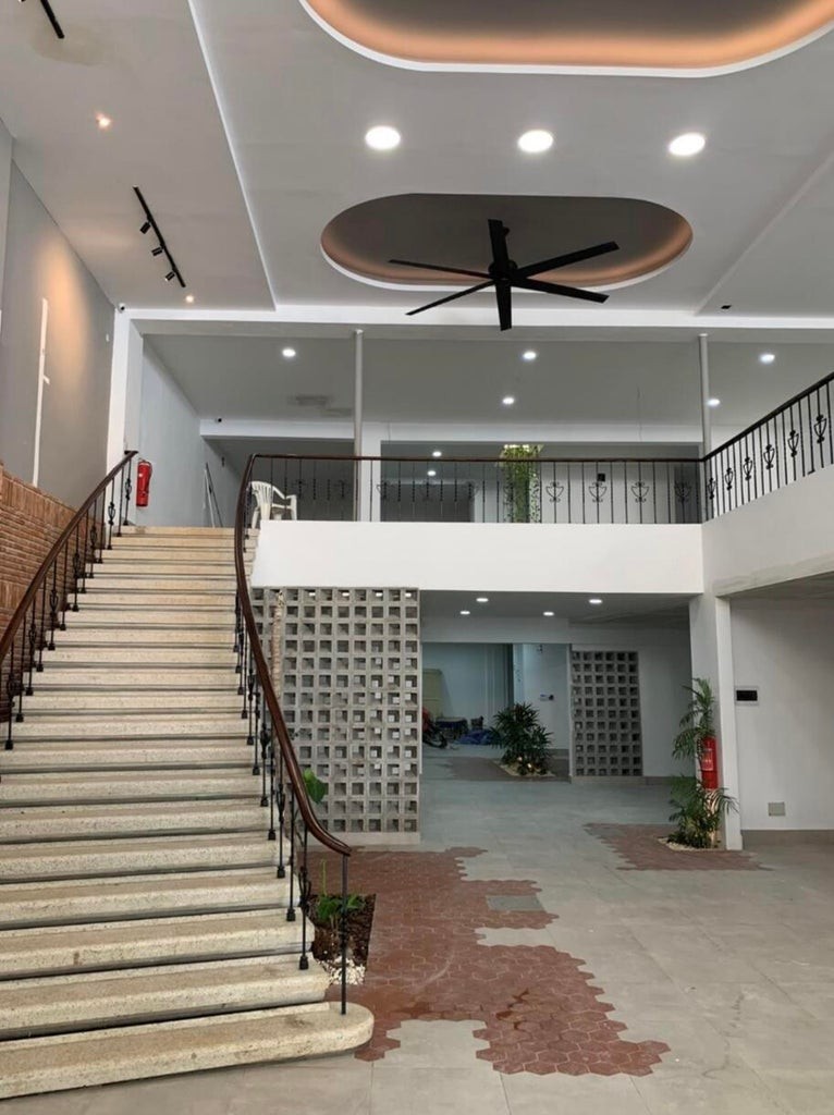 oficinas y locales comerciales - Nueva Plaza Comercial con Segundo Nivel en Alquiler local Comercial  2