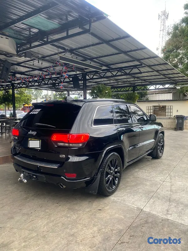 jeepetas y camionetas - Jeep Grand Cherokee Overland Negro Perla 4x4 5