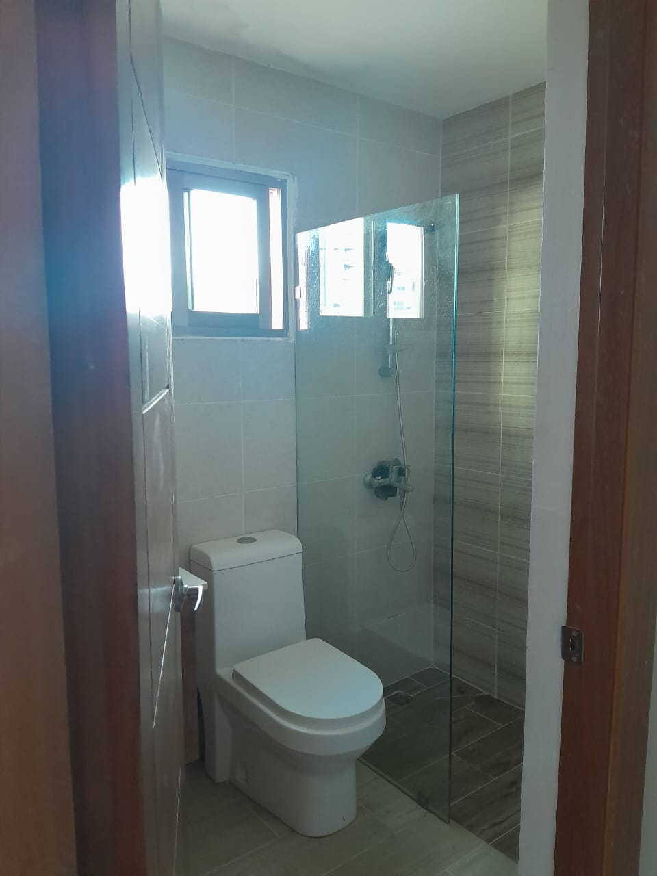 apartamentos - El apartamento de tus sueños 
2do nivel con amplia Terraza en Alma Rosa 1ra  6