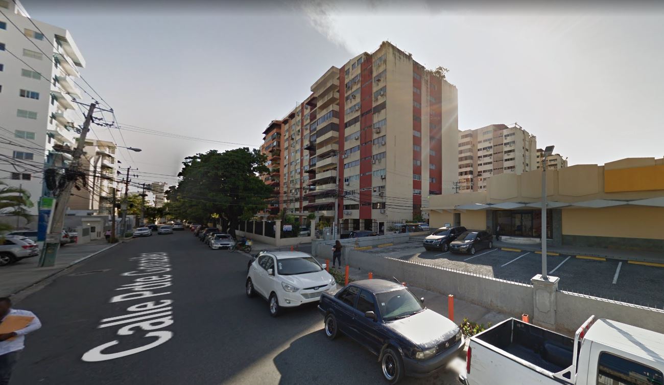apartamentos - Apartamento en naco para reformar 200m2 8