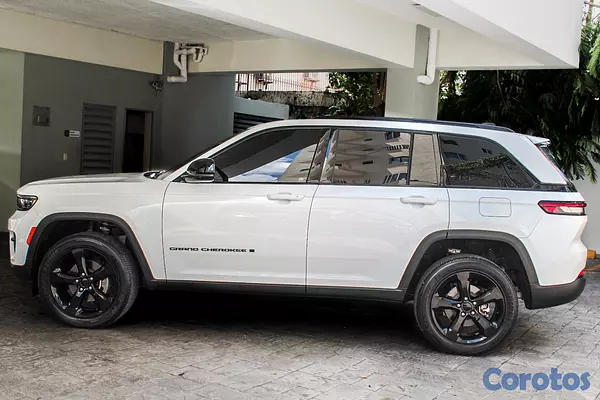 jeepetas y camionetas - Jeep Grand Cherokee Altitude 2023 9