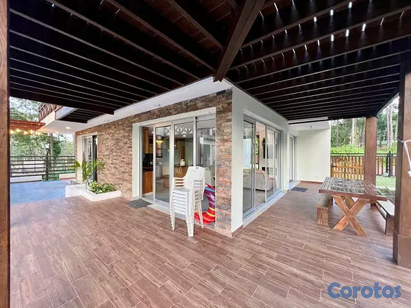 casas vacacionales y villas - Villa en Jarabacoa con 7 habitaciones, piscina, jacuzzi y áreas deportivas 2