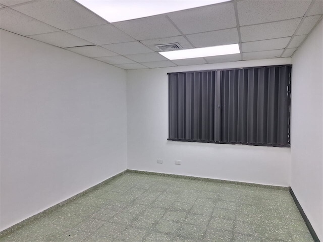 oficinas y locales comerciales - Alquiler de local oficina en Piantini  3