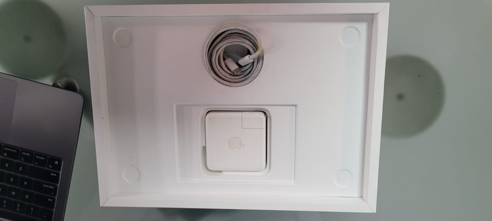 computadoras y laptops - MacBook Pro 13” (M1, 2020) – 8 GB RAM | 512 GB SSD 1