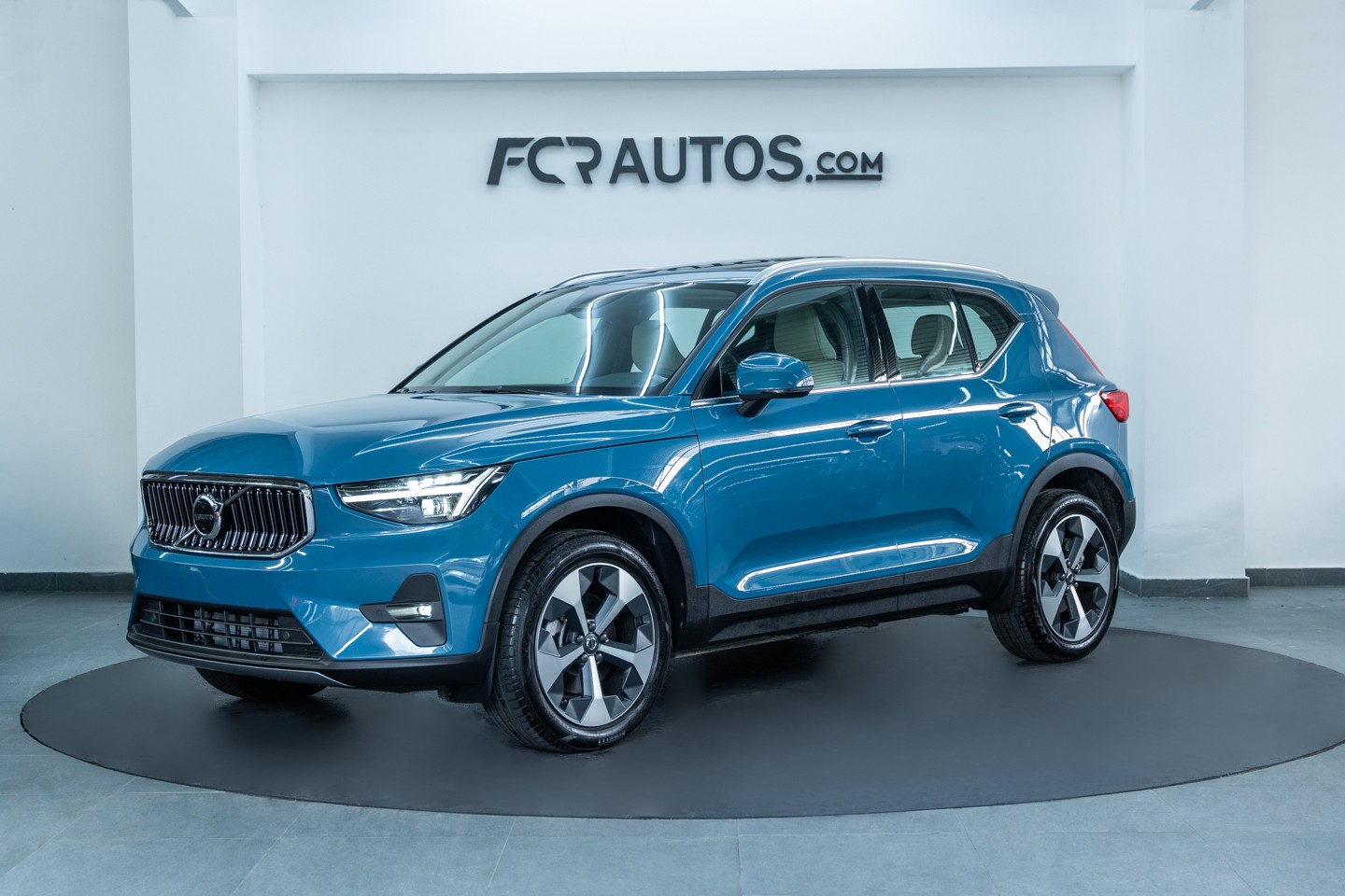 jeepetas y camionetas - VOLVO XC40 ULTIMATE B4 2024