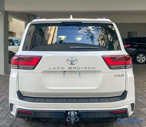 jeepetas y camionetas - Toyota Land Cruiser VXR 2026 6