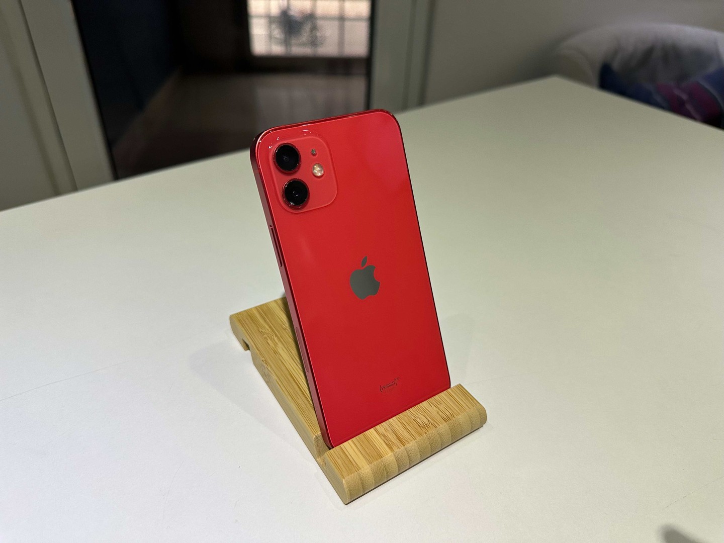 celulares y tabletas - Vendo iPhone 12 64GB Rojo (Product) impecable, Desbloqueado, RD$  24,800 NEG