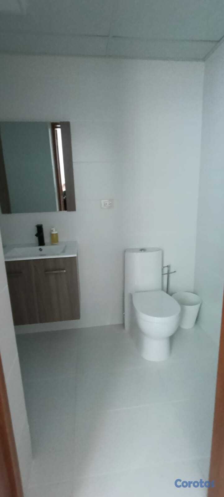 apartamentos - Renacimiento amplio apartamento bien decorado 8