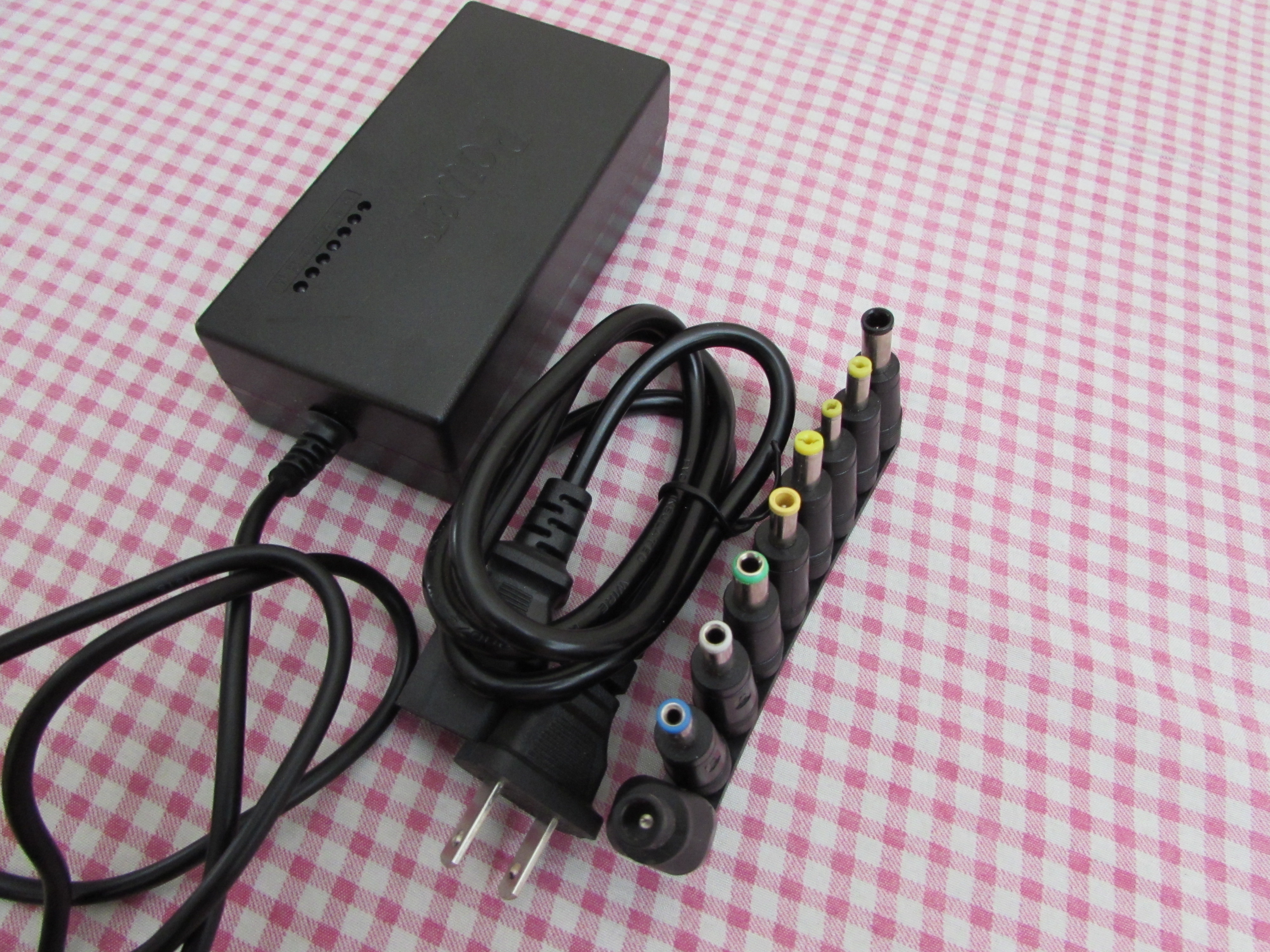 accesorios para electronica - Cargador universal para laptop  3