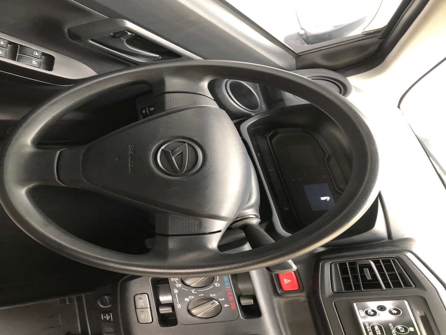 carros - Daihatsu mira 2019 6