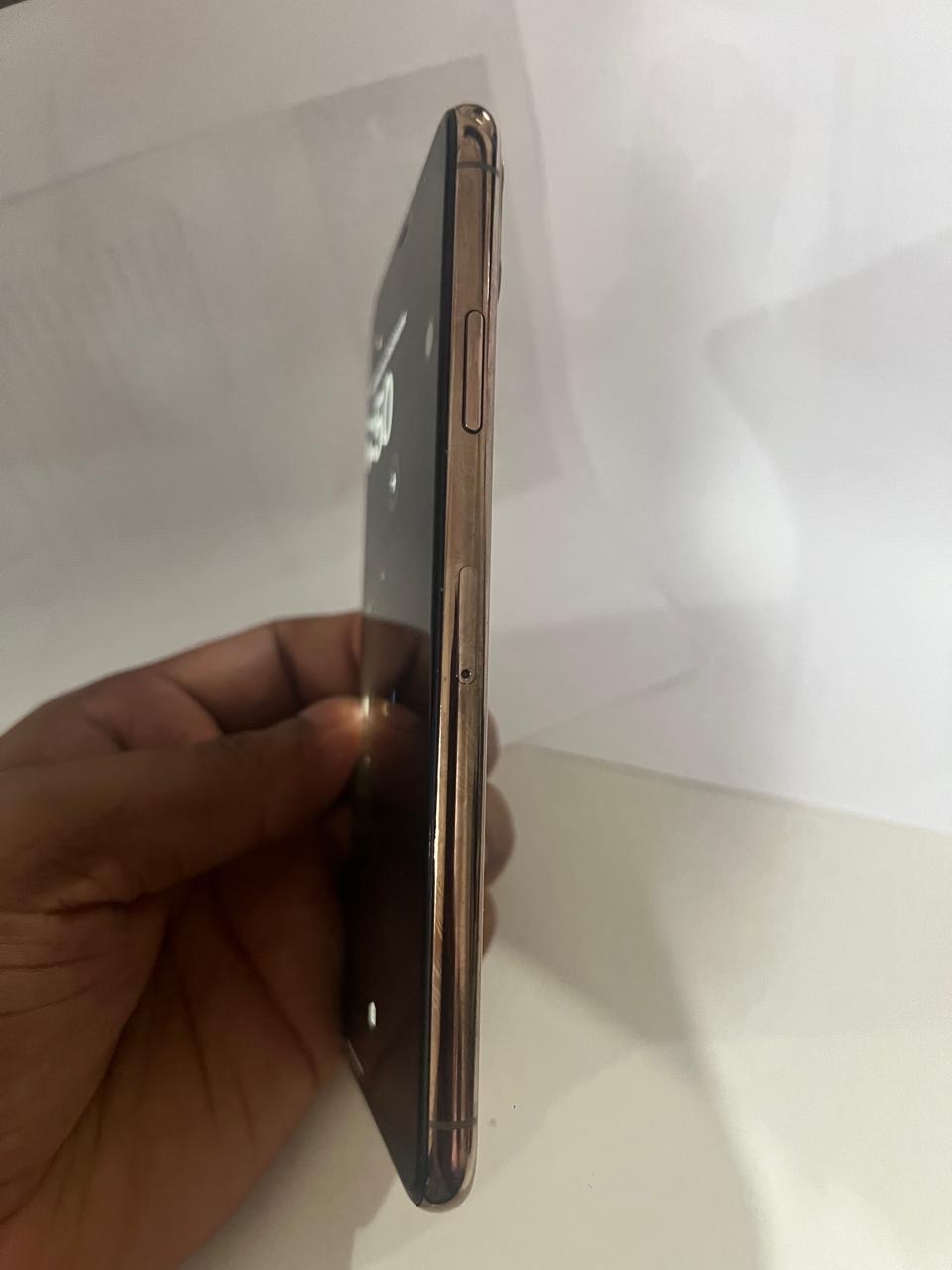 celulares y tabletas - iPhone 11 Pro Max  4