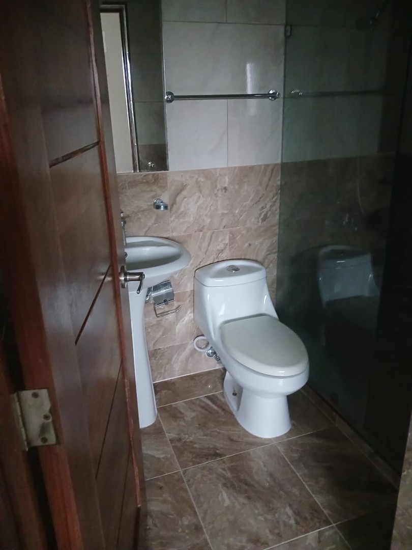 apartamentos - Vendo apartamento  en el millón  
5to piso con ascensor
 124 metros 
2 parqueos, 5
