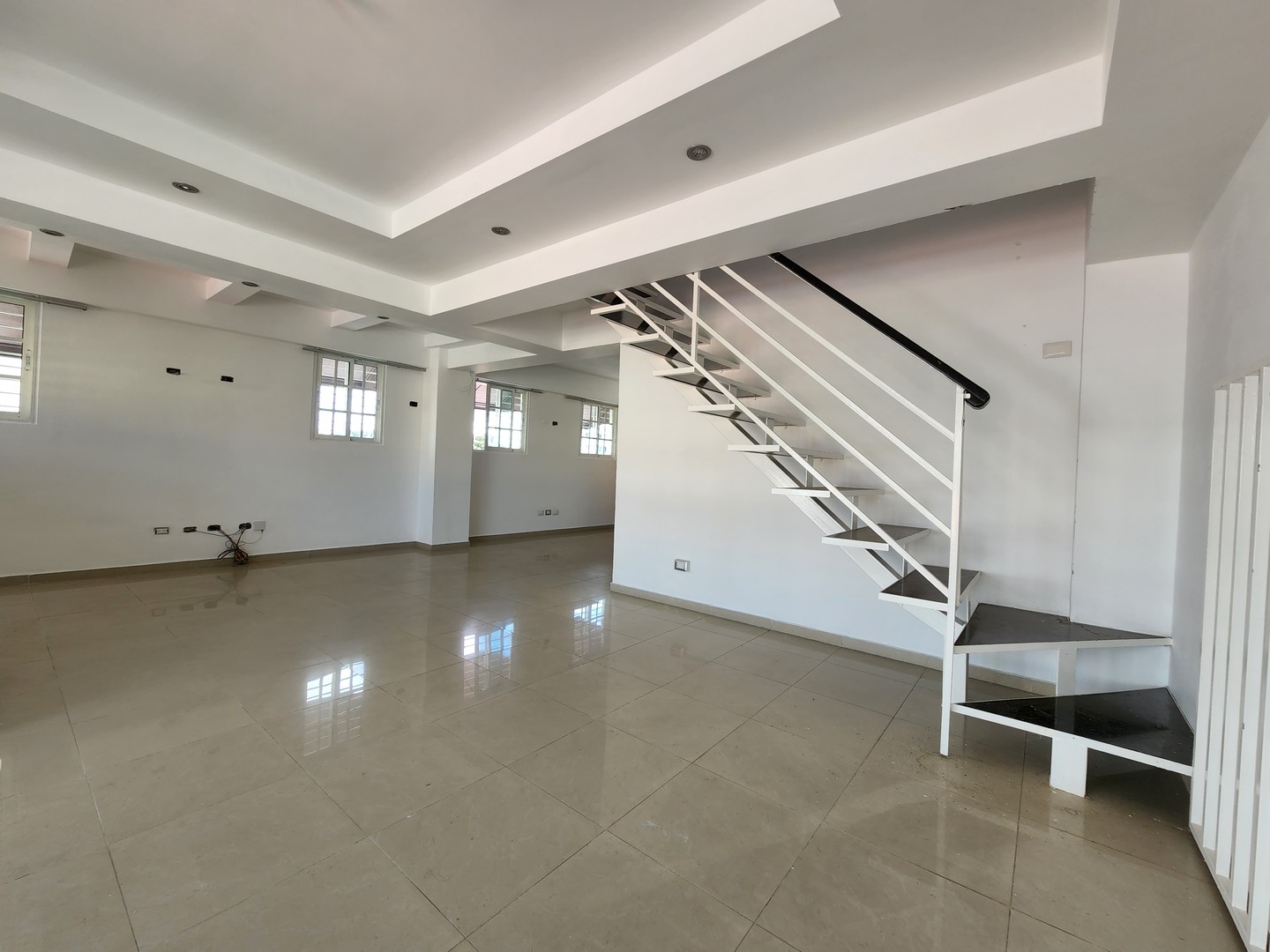 Corotos Penthouse con jacuzzi en alquiler Alma Rosa I