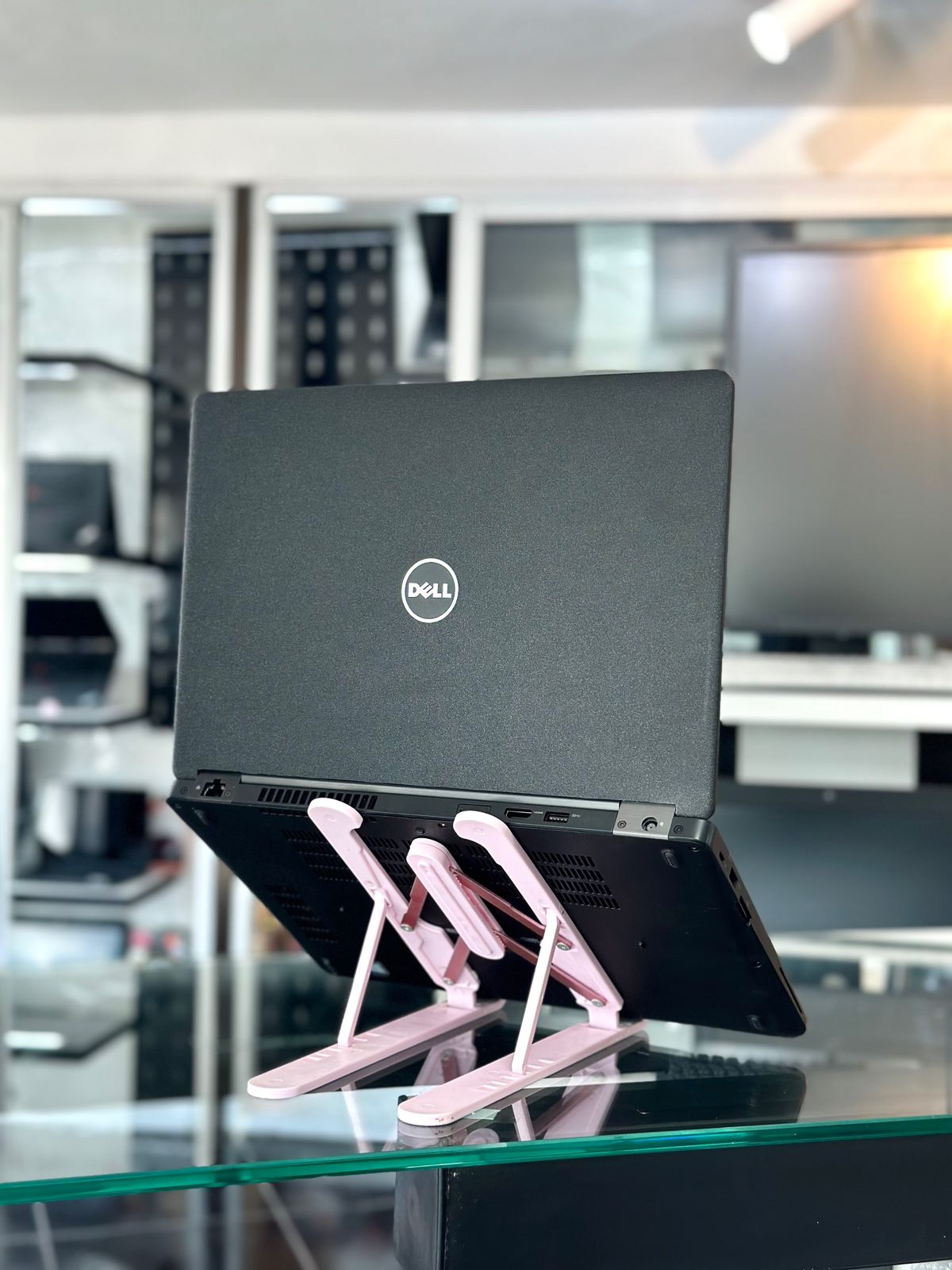 computadoras y laptops - Laptop DELL I7 6TA NVIDIA 2GB 5480 2