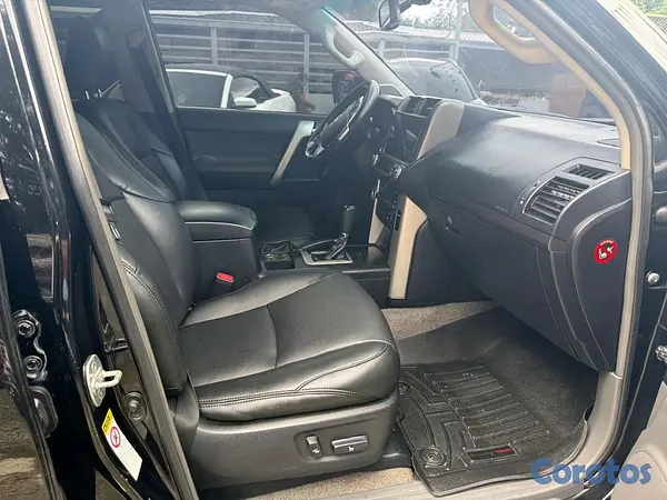jeepetas y camionetas - Toyota land cruicer prado vx 2010 7
