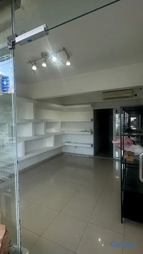 oficinas y locales comerciales - Alquiler en plaza  4