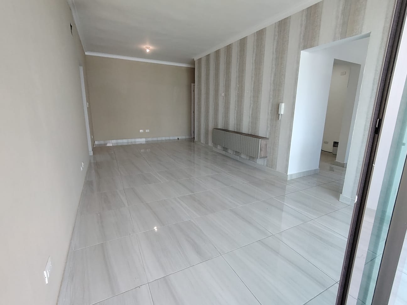 apartamentos - Alquiler de Apartamento Vacío en Evaristo Morales 0
