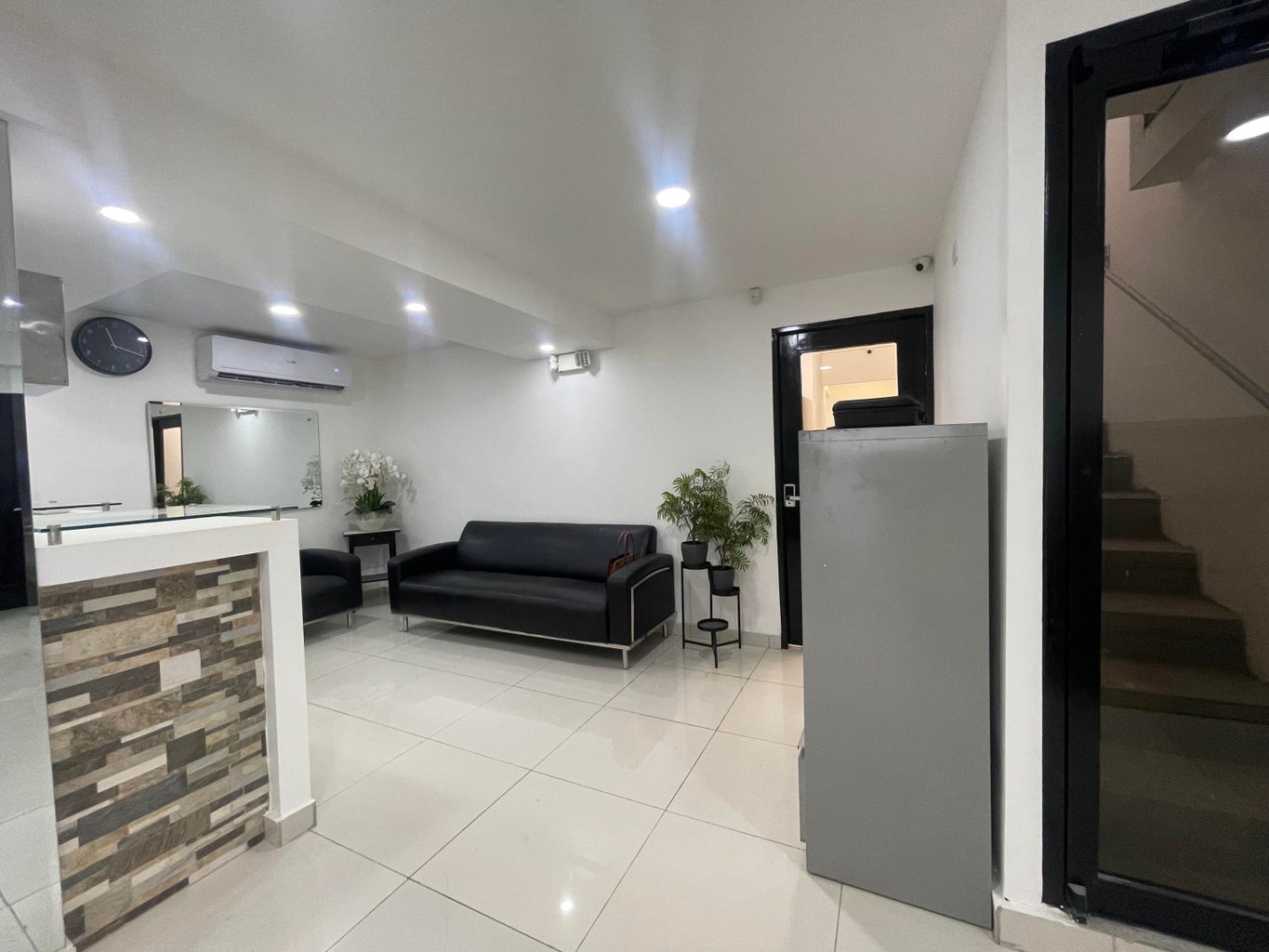 oficinas y locales comerciales - oficina en alquiler Ensanche Naco 8