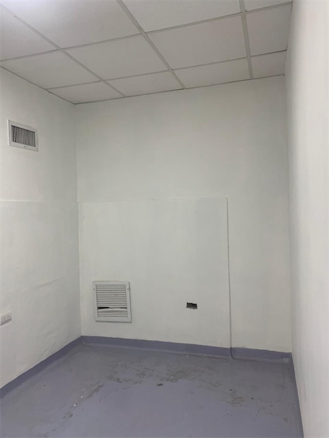 oficinas y locales comerciales - Local primer nivel amplio  5