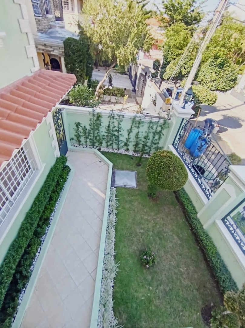 casas - Se vende de oportunidad Casa de dos niveles Cerros de Arroyo Hondo 
USD$425,000 6