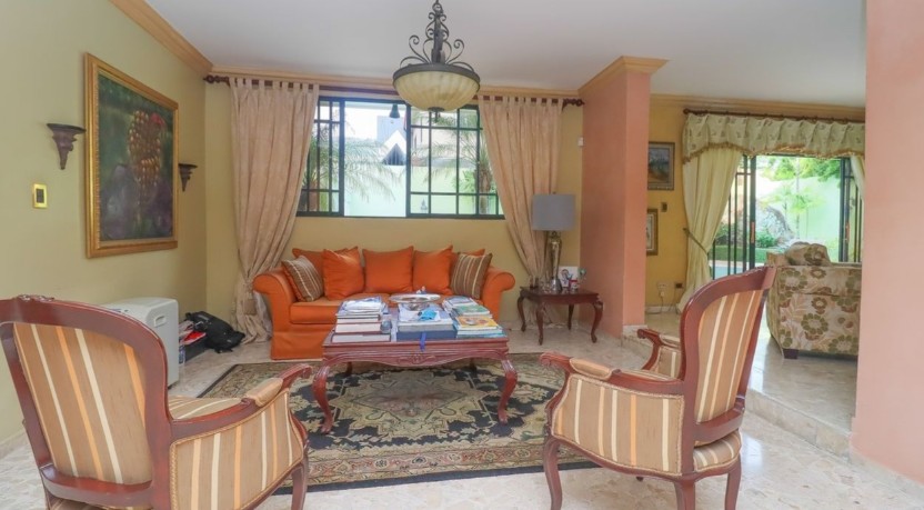 casas - Casa en venta en Los Cacicazgos con Piscina 3