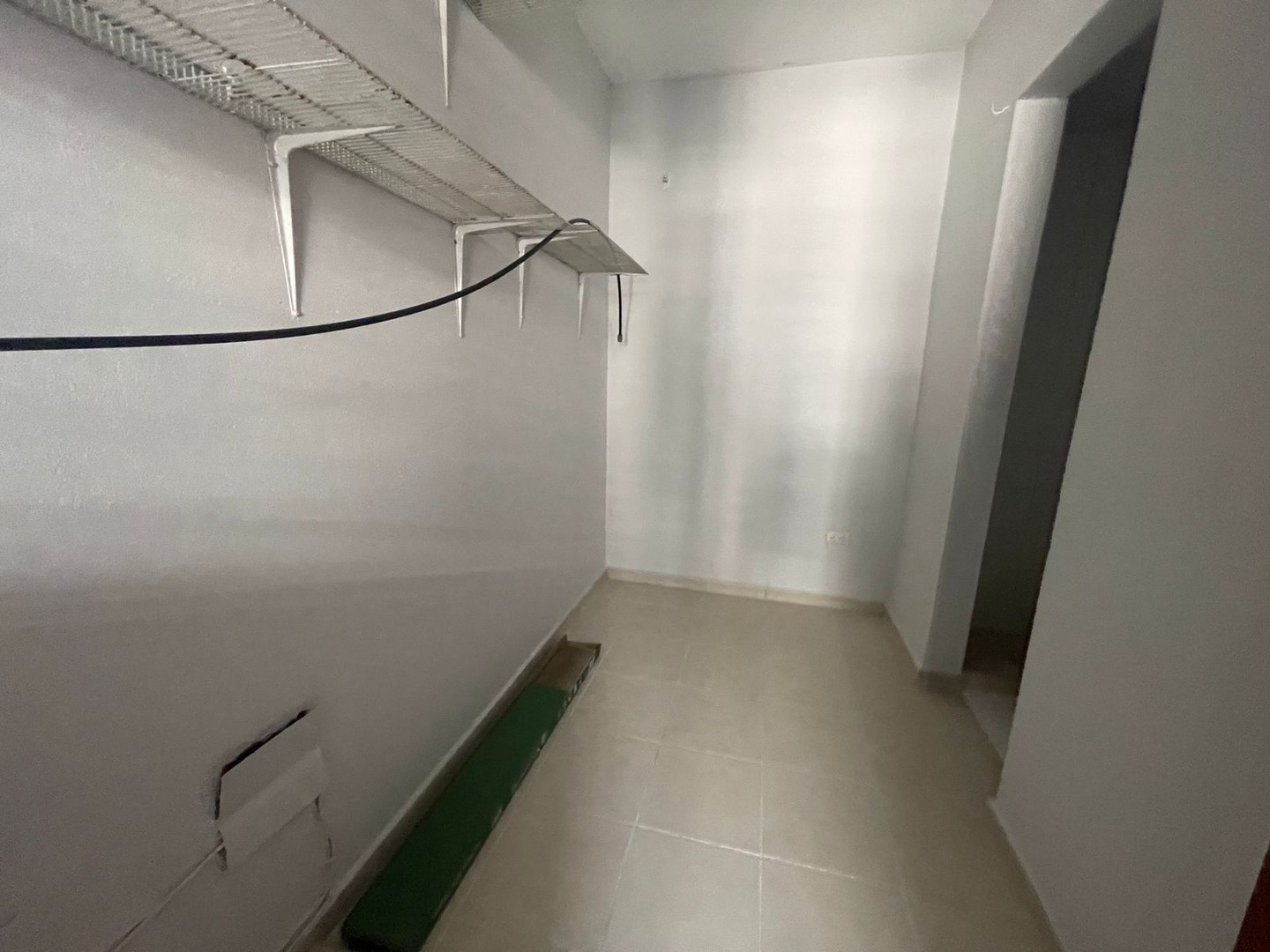 apartamentos - Alquilo apartamento clásico de 
113 mts2, piso 2: Arroyo Hondo
 5