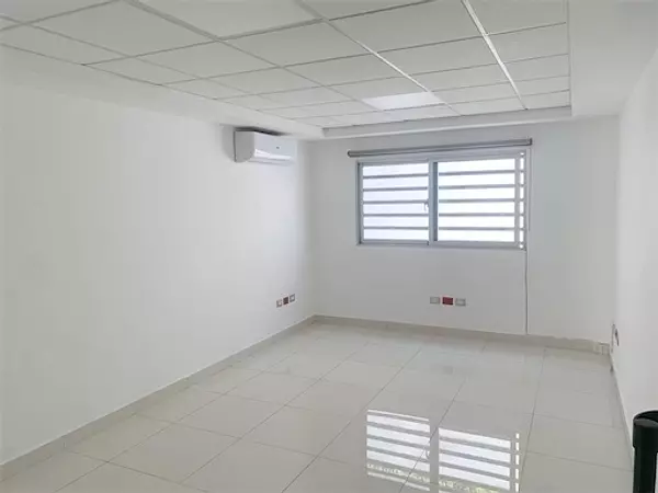 oficinas y locales comerciales - Oficina corporativa en los prados  4