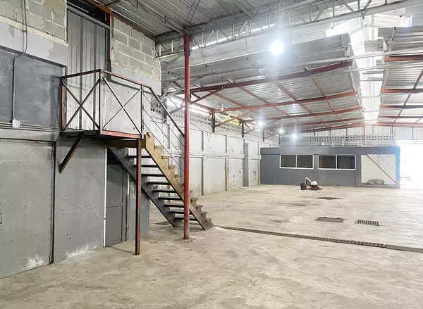 oficinas y locales comerciales - Nave comercial céntrica  5