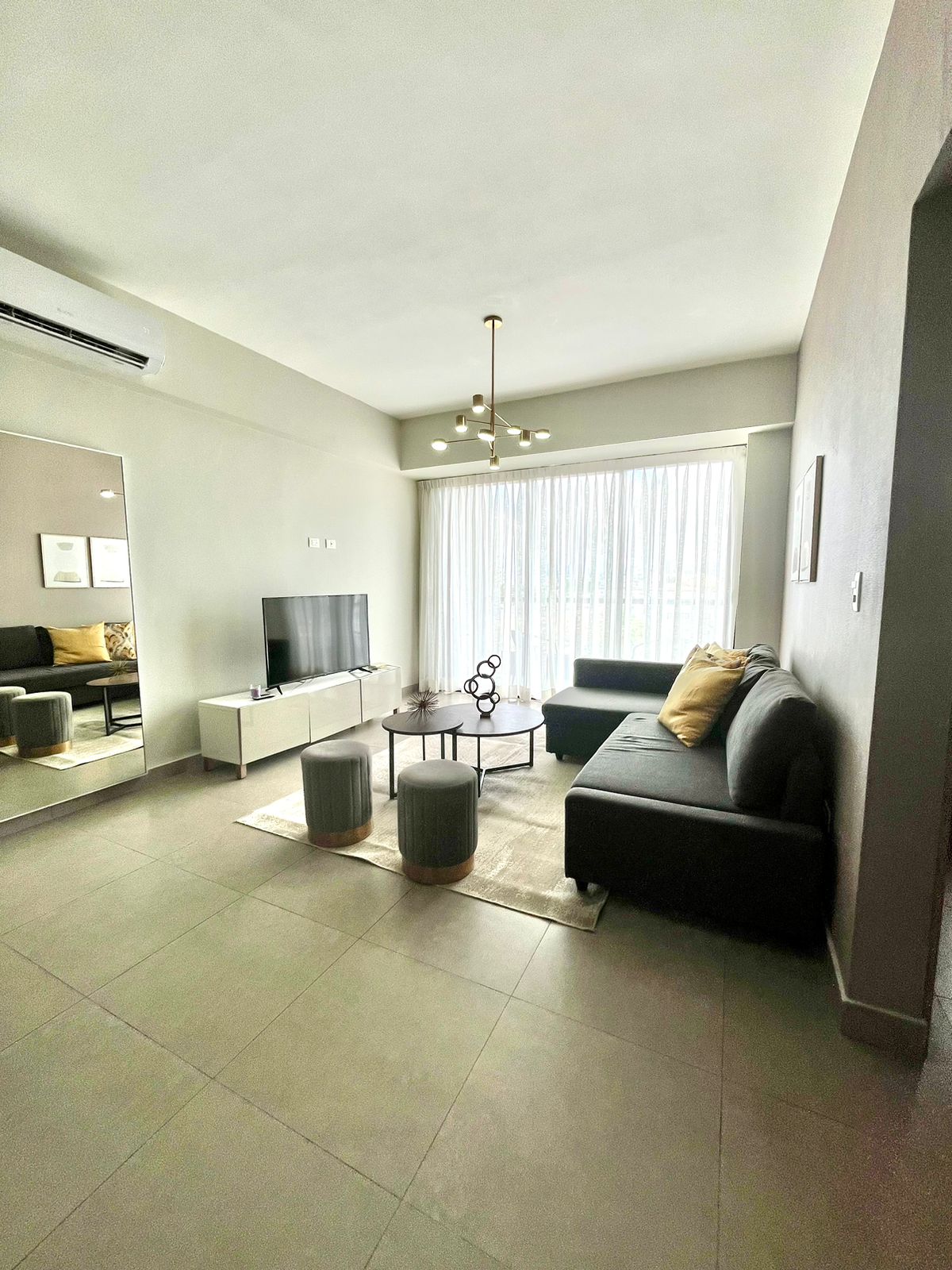 apartamentos - Alquilo apartamento amueblado en el millón  8
