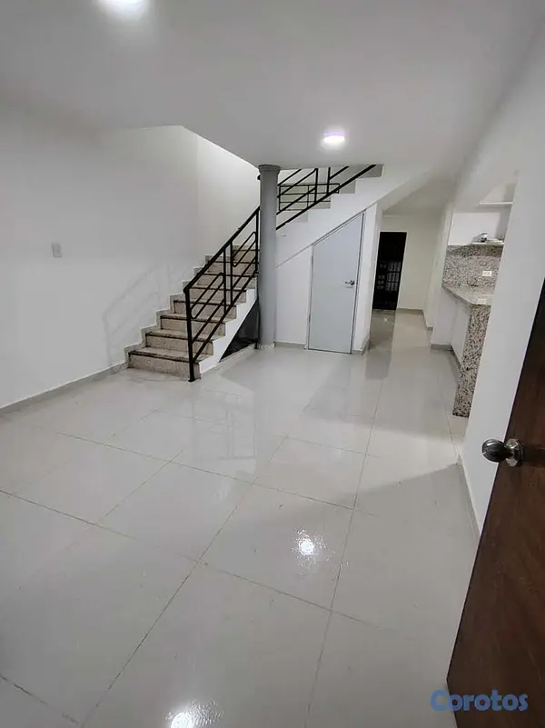 casas - casa completamente remodelada en los 3 ojos 5