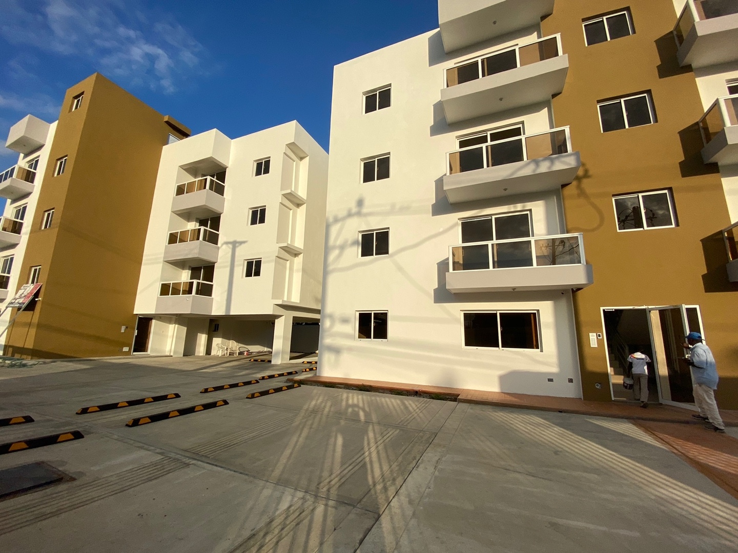 apartamentos - Venta de apartamentos nuevos en la autopista las Américas Santo Domingo este 