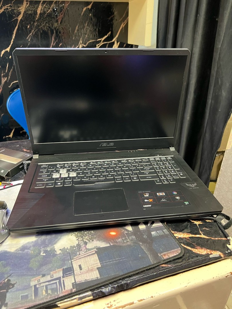 computadoras y laptops - LaptopGamer  Asus Tuf 17/ Ryzen 5 3550h /Nvidia GTX 1650 4gb/ 3