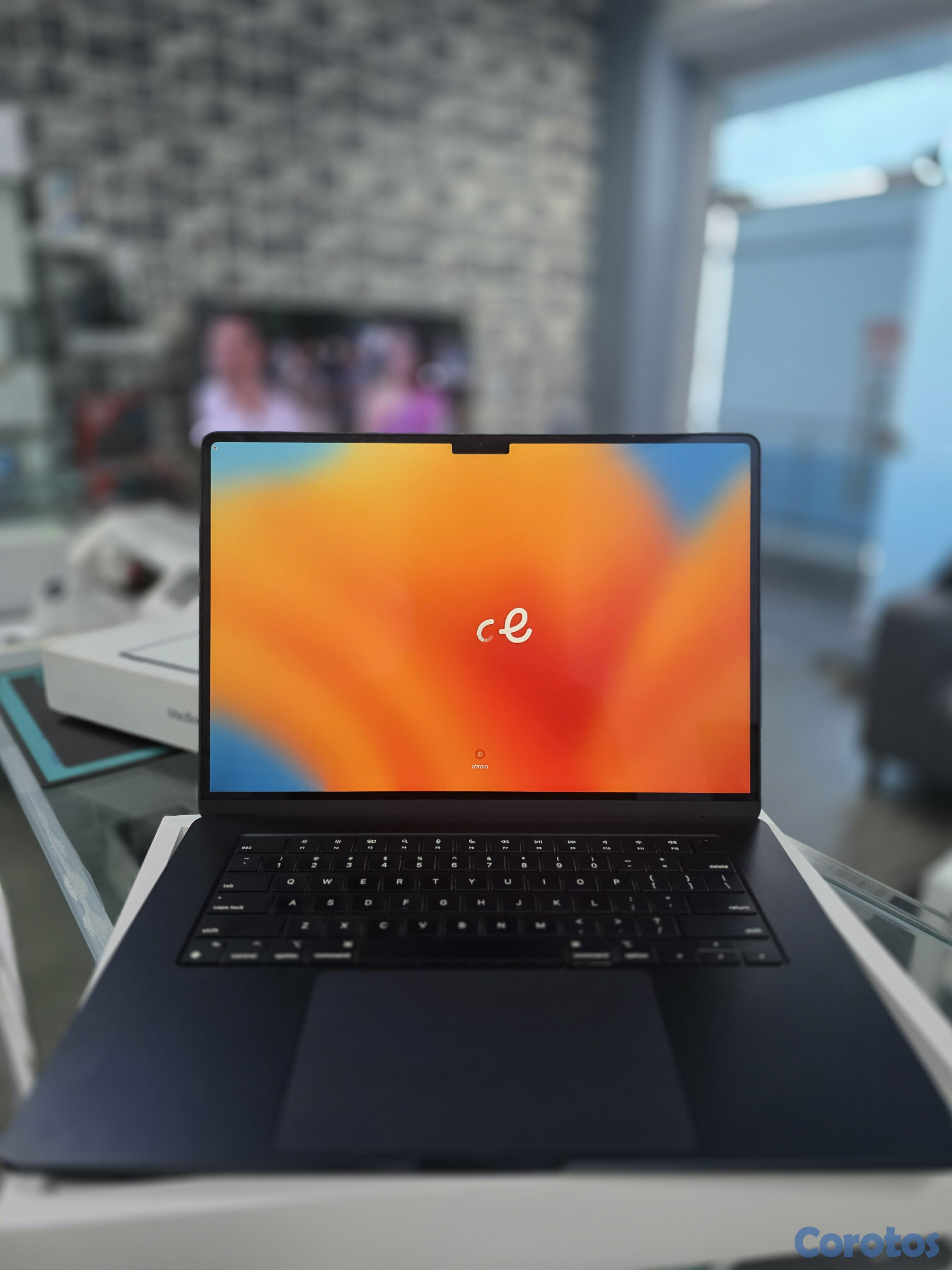 computadoras y laptops - Macbook Air 2023 15.3" chip m2 512gb 8gb ram en buenas condiciones 3