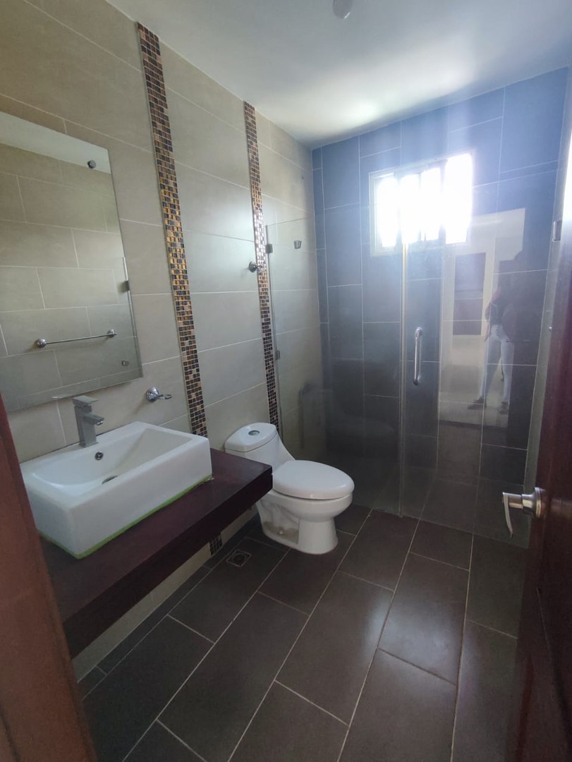apartamentos - Vendo Apartamento 4to Nivel con Piscina en Llanos de Gurabo 2