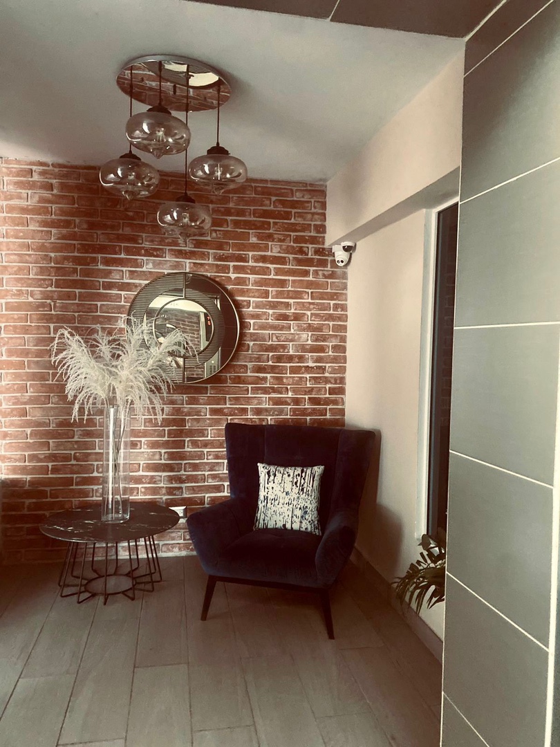 apartamentos - Apto en venta en La Julia 
320. Mt2. 
2do piso 
4 habitación 
4.5 baños 
 4