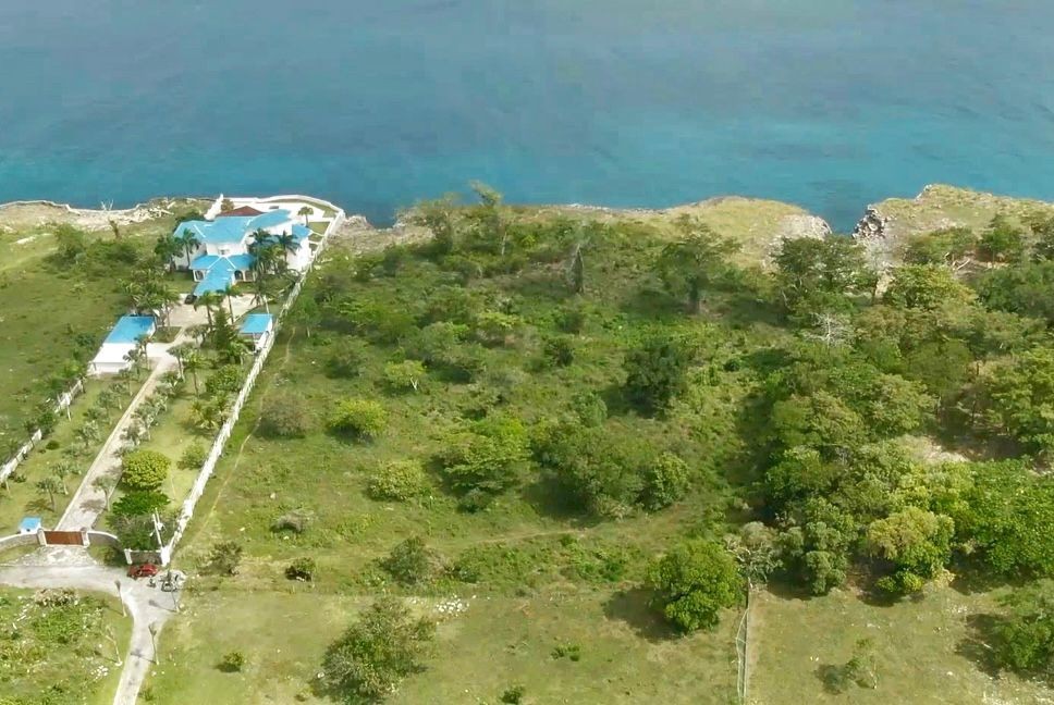 solares y terrenos - Terreno de 15,951.09 Mts2 e n Rio San Juan  1