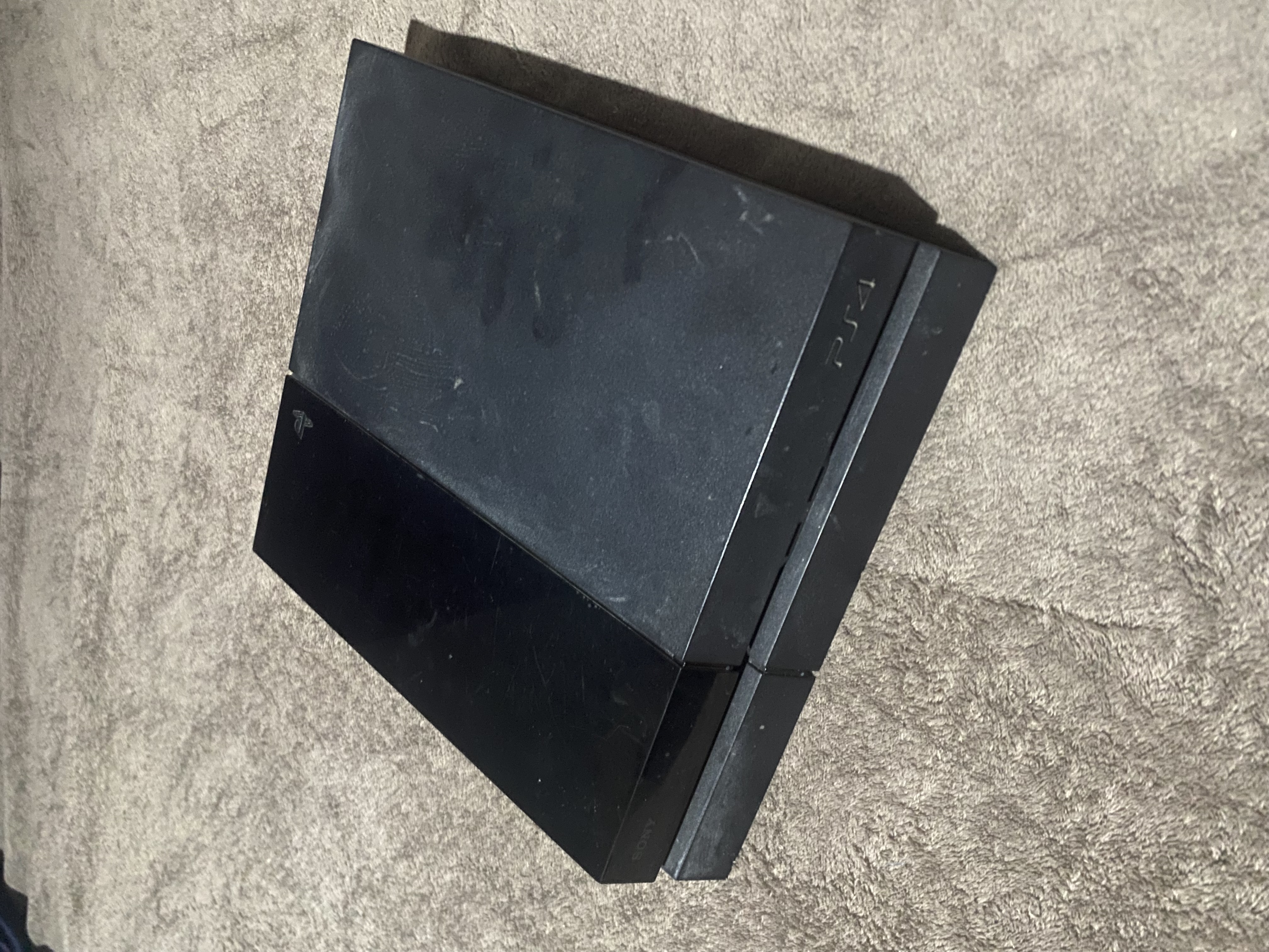 consolas y videojuegos - Playstation 4 Fat como nuevo, control incluido mas 3 juegos