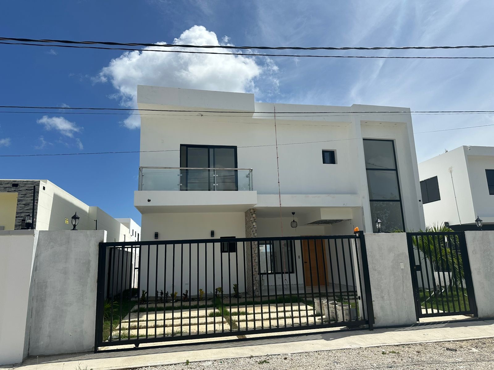 casas - Venta Villa 2 niveles en Res Brisas Punta Cana