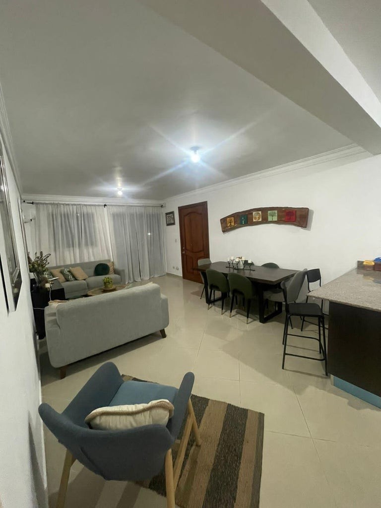 apartamentos - Amplio apartamento en venta de tres habitaciones Parque Mirador Norte.