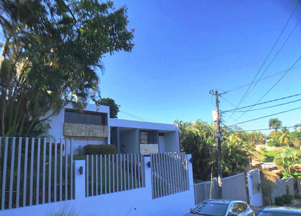 casas - Hermosa casa en renta de 3 niveles con 440 mts de construcción y 3 habitaciones 2