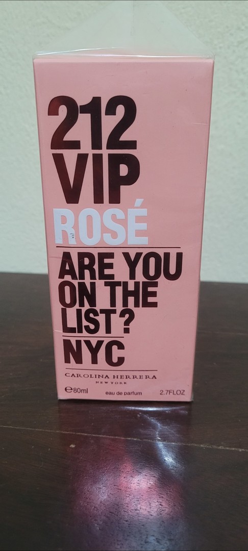 salud y belleza - Vendo perfune 212 VIP Rose, nuevo con su caja y plasticos, presentaciin 80 ml