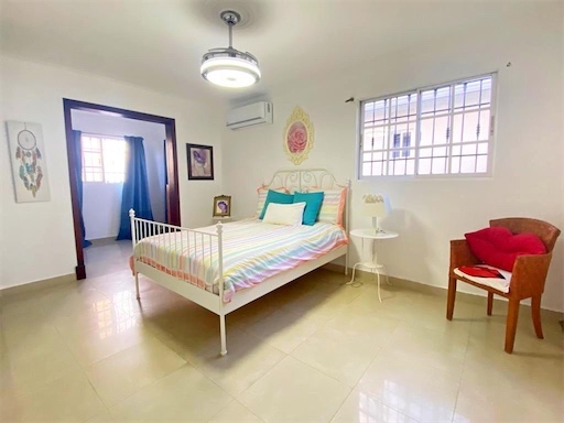 casas - Vendo casa en Residencia en Cerros de Arroyo Hondo 1