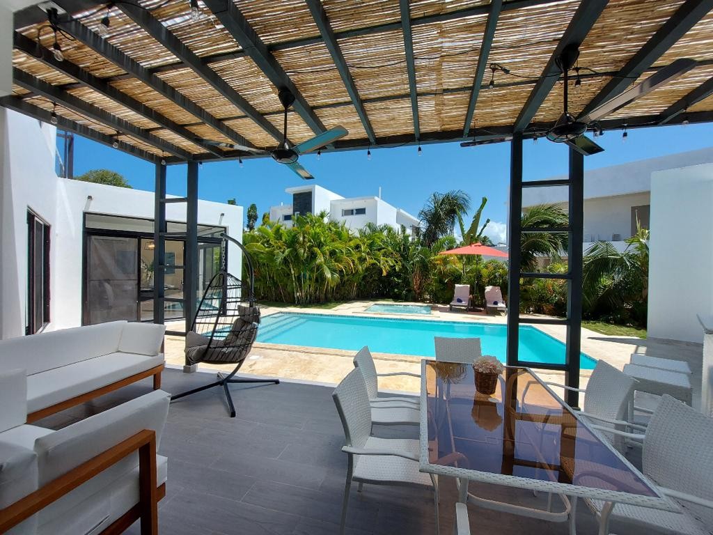 casas vacacionales y villas - Encantadora villa a un minuto de la playa caminando con todo en primera  1