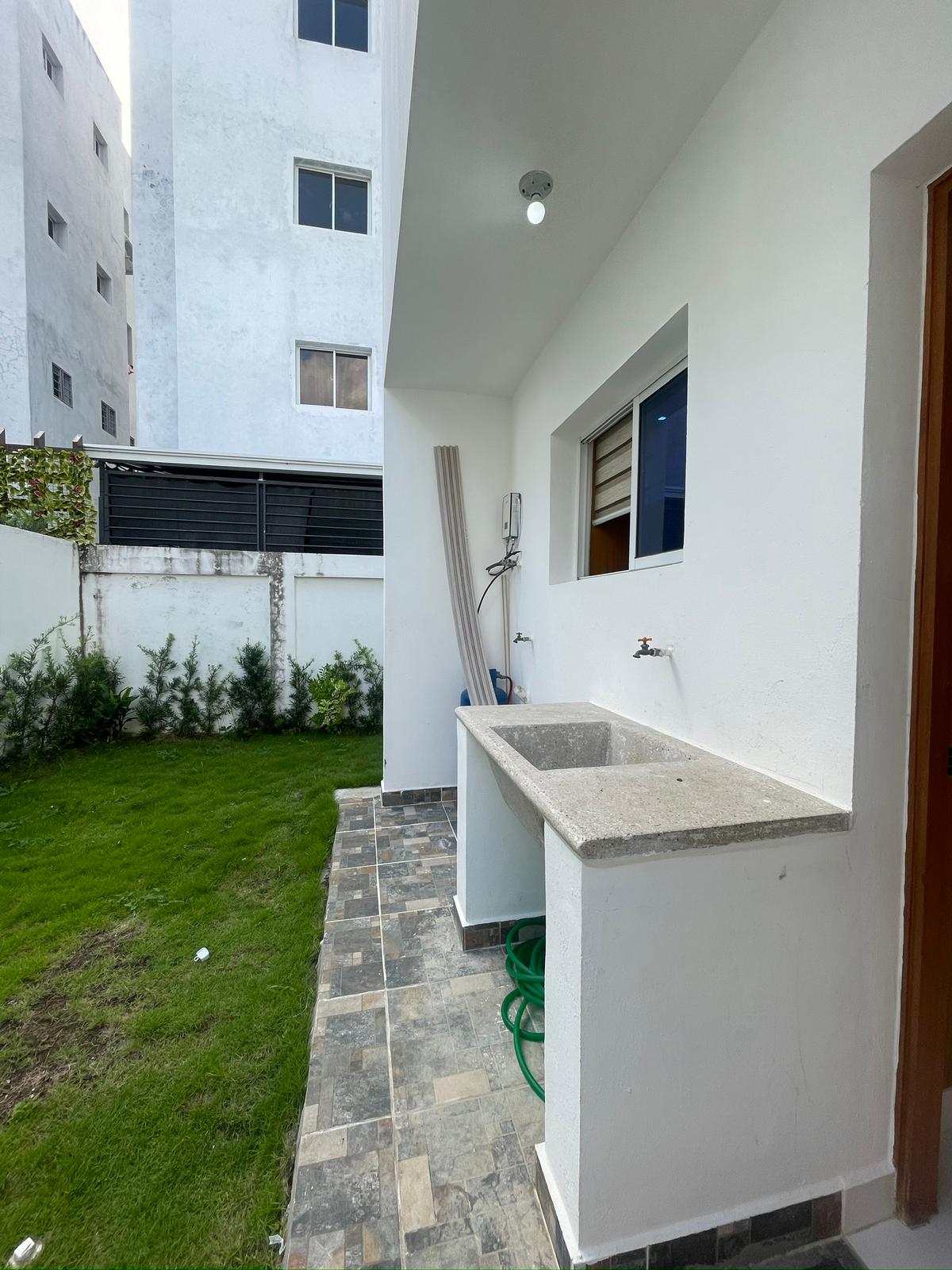 casas - CASA EN VENTA EN RESIDENCIAL CERRADO.