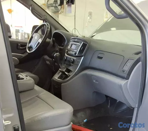 otros vehiculos - HYUNDAI GRAND STAREX 2021 GRIS 11